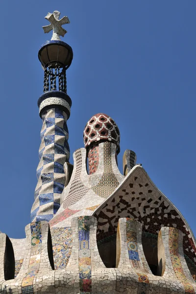 Betegeld Mozaïek Dak Van Het Gebouw Van Gaudi Parc Guell — Stockfoto