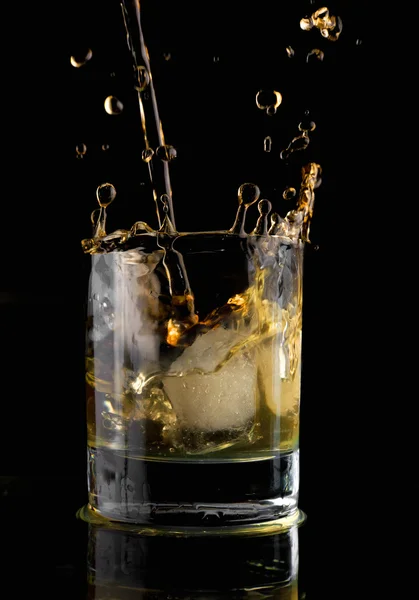 Kieliszek whisky. — Zdjęcie stockowe