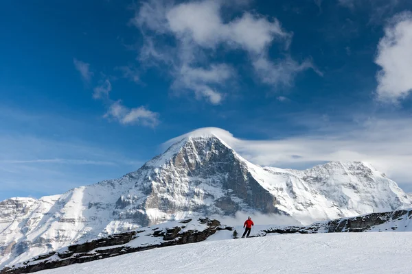 Ski slope in the background of Mount Eiger. — Stock Photo, Image