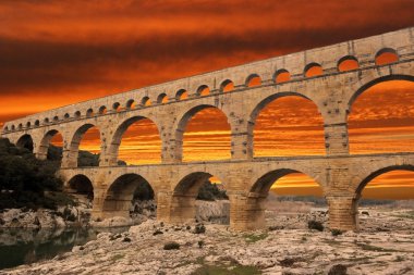 Pont du Gard clipart
