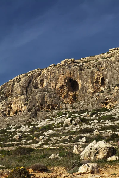 Ghar lapsi uçurumlar