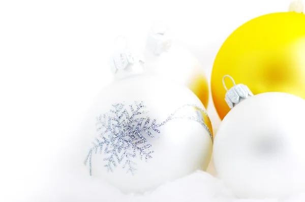 Bolas de natal isolado no fundo branco — Fotografia de Stock
