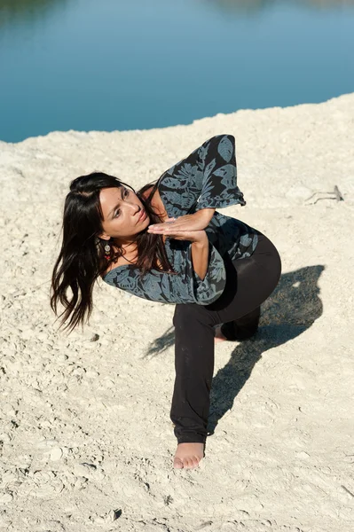 Wczesne poranne zajęcia z jogi — Zdjęcie stockowe