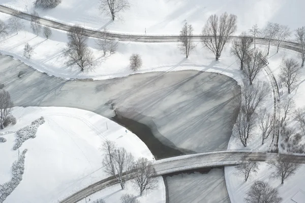 Donmuş gölün havadan görünümü Telifsiz Stok Fotoğraflar