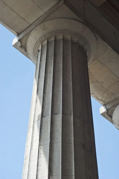 Pojedyncza kolumna — Zdjęcie stockowe