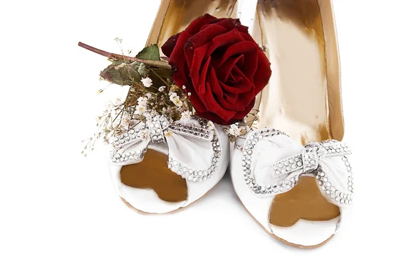 Buty ślubne i róże — Zdjęcie stockowe