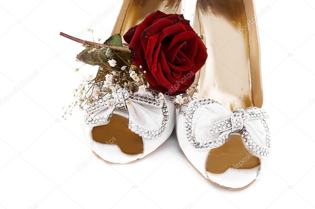 Wedding shoes and roses