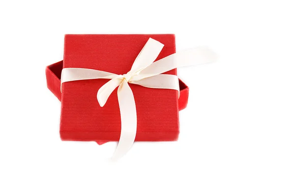 Rode geschenkdoos met lint — Stockfoto