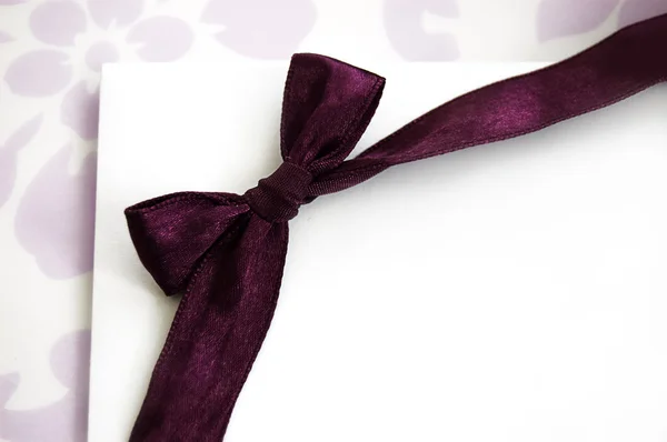 Violett presentkort — Stockfoto
