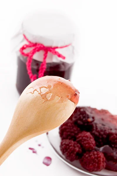 Lžíce s blackberry jam — Stock fotografie