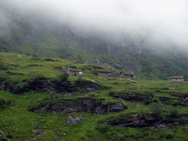 Τοπίο Παλιά Σπίτια Στα Νορβηγικά Βουνά — Φωτογραφία Αρχείου