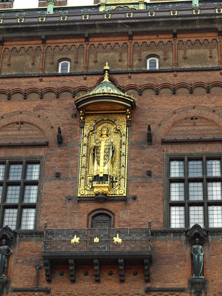 Deel van de gevel van de city hall in Kopenhagen, Denemarken — Stockfoto