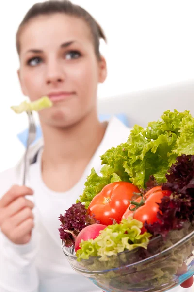 Τρώει χορτοφάγους σαλάτα — Φωτογραφία Αρχείου