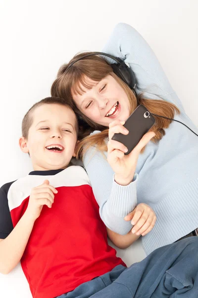 Two young children playing — Stock Photo, Image