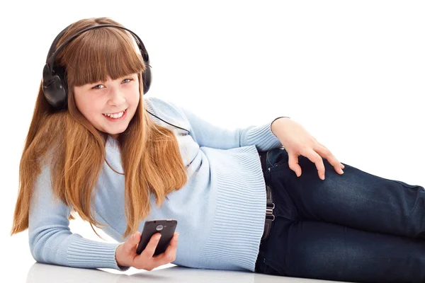Adolescente brincando com celular — Fotografia de Stock