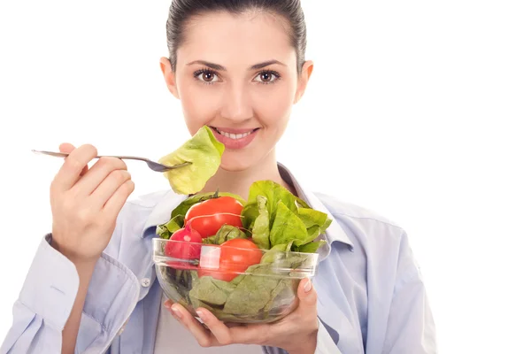 Lachende vrouw met salade — Stockfoto