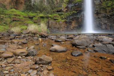 Yalnız creek şelale