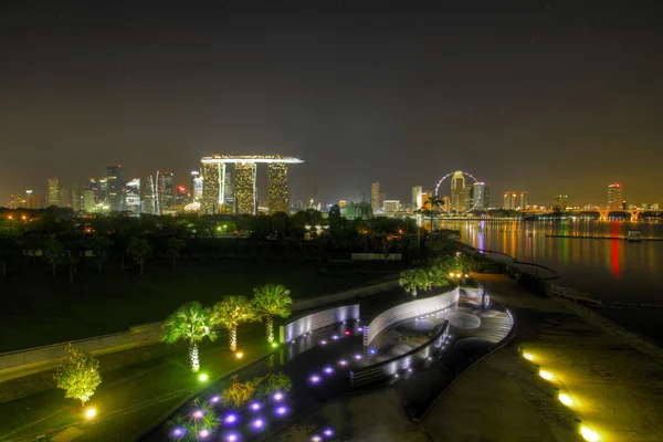 Singapore Night Skyline fra Marina Barrage - Stock-foto