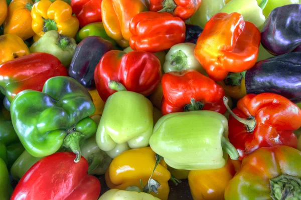 Sladké papriky, různé barvy — Stock fotografie