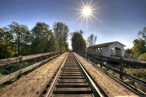 Eisenbahnbrücke über Thomas Bach 2 — Stockfoto