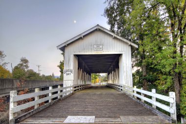 bridge of oregon Crawfordsville kaplı