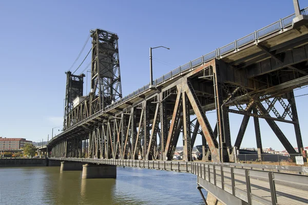 Stalowy most nad rzeką willamette 2 — Zdjęcie stockowe
