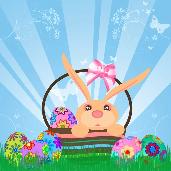 Velikonoční vejce králíček v košíku — Stock fotografie