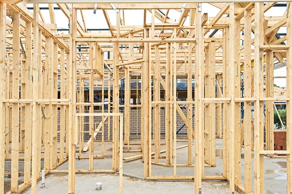 Nova casa de construção enquadramento — Fotografia de Stock