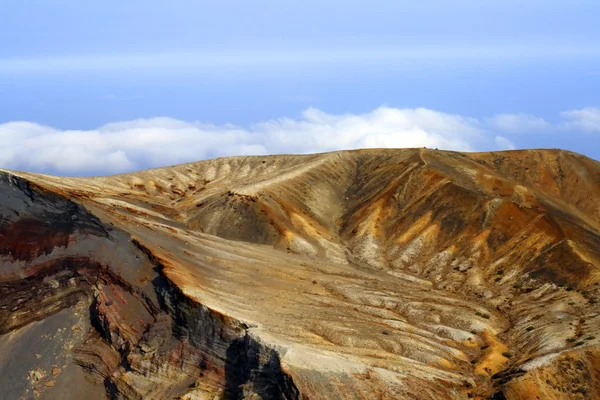 創造的なデザインで背景の火山山蔵王 Mountain Excelent 画像の上部から側面 — ストック写真