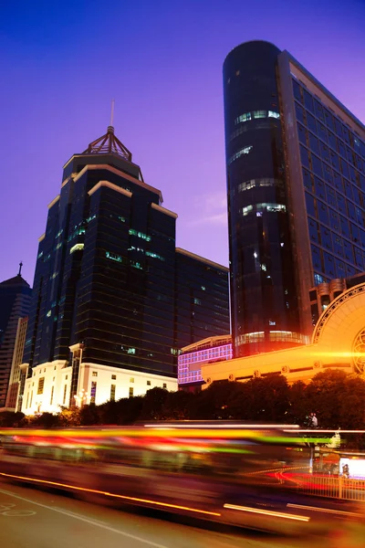 Nightscape Centrum Fuzhou Wazig Bus Trailing — Stockfoto