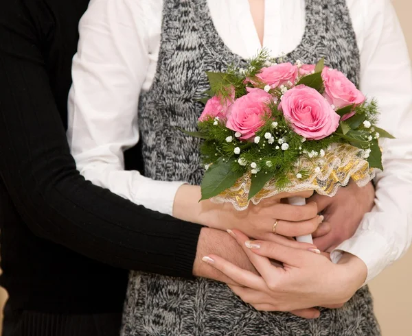 Свадебный Букет Невесты Розовыми Розами — стоковое фото