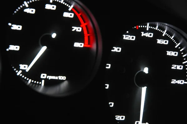 Varvräknare och hastighetsmätare — Stockfoto