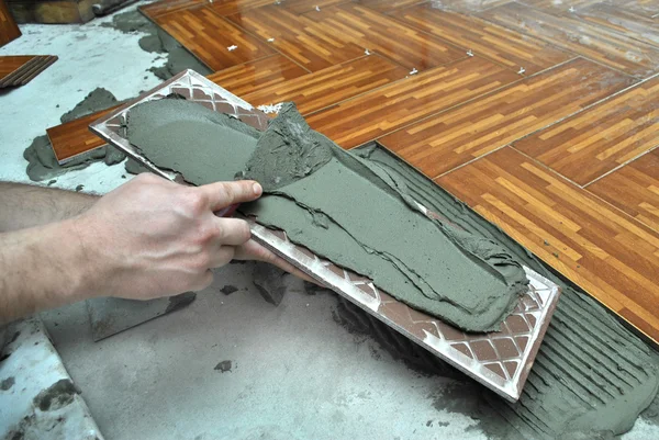 Laying Tiles Floor — Stock Photo, Image