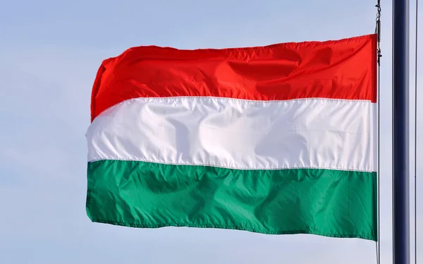Magyarország lengő zászlója — Stock Fotó