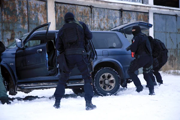 Dzielnica Antyterrorystycznych Policji Podczas Czarny Ćwiczeń Taktycznych Zatrzymania Podejrzanych Pojazdów — Zdjęcie stockowe