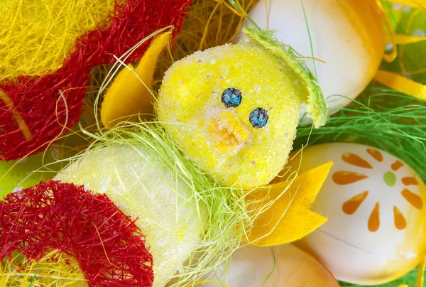 Färg påsk dekoration med anka — Stockfoto