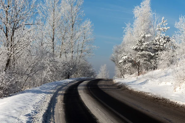 冬の道の変わり目 — ストック写真