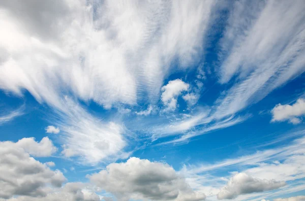 Céu coberto por nuvens — Fotografia de Stock