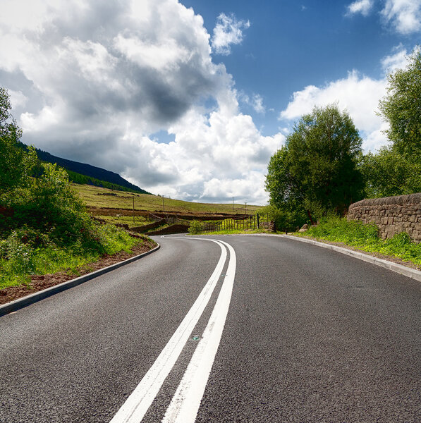 Загородная дорога, Йоркшир, Великобритания
