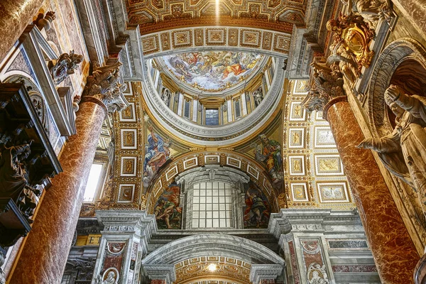 Interior Peter Basilica — Stock Photo, Image