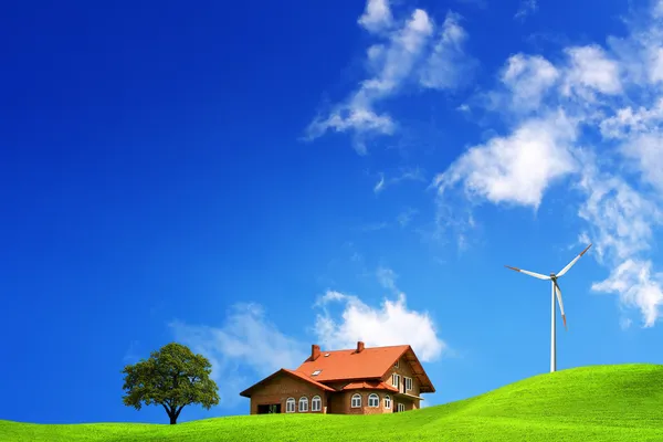 Ecological new house on the hill — Stock Photo, Image