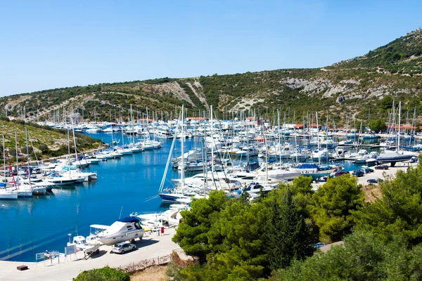Adriatiska yacht charter, Kroatien — Stockfoto
