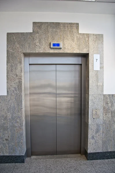 电梯 — 图库照片