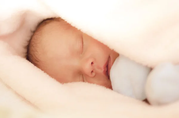 Bebê Doce Dormindo Cobertor — Fotografia de Stock