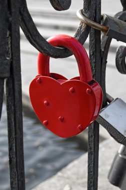 Red heart-shaped lock clipart