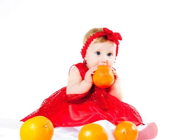 Bilden Den Flicka Som Leker Med Apelsiner — Stockfoto