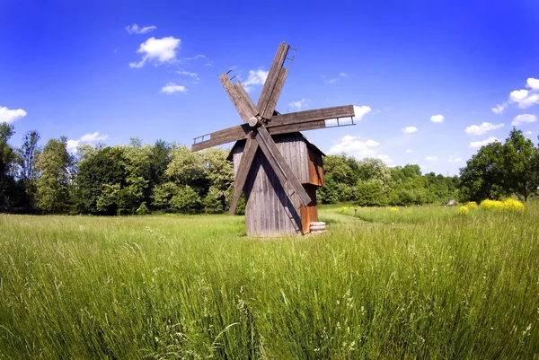Bela paisagem com moinho de vento Imagem De Stock