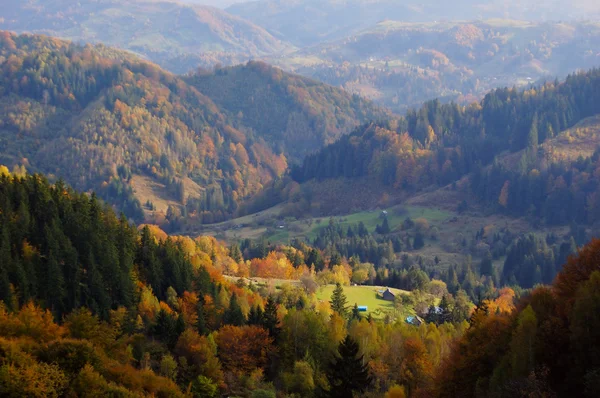 Autumn landscape in mountains — Stock Photo, Image
