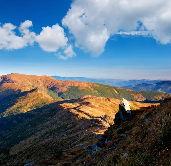 Krajobraz Lato Górach Pochmurnego Nieba — Zdjęcie stockowe