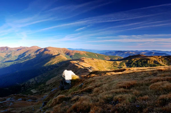 Krajobraz Lato Górach Pochmurnego Nieba — Zdjęcie stockowe